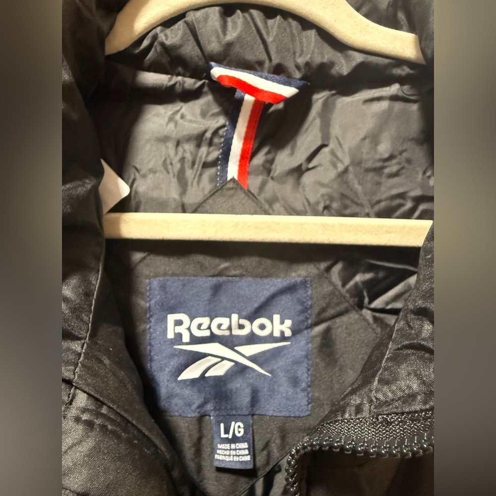 NWT Reebok Men's Classic Puffer Vest - Picture 8 of 9
